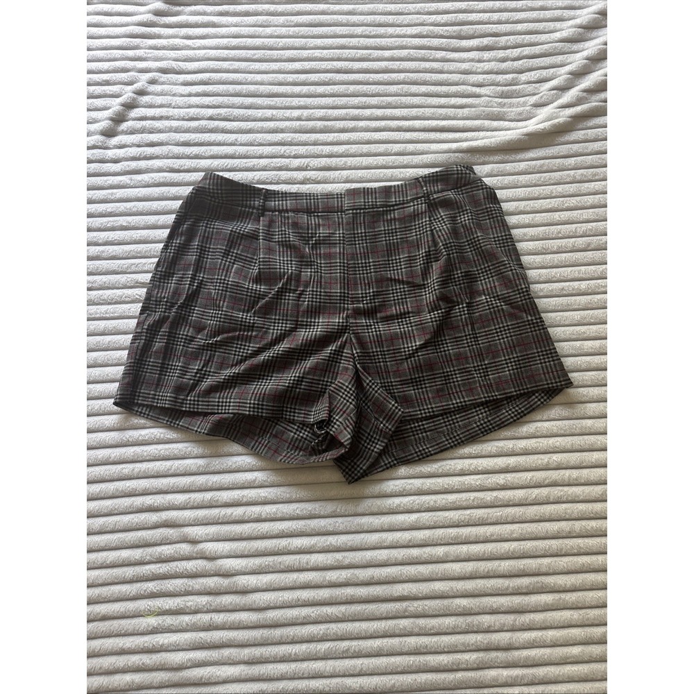 Brand New Gray Burgundy Plaid Midi Shorts Size 22 Stretch